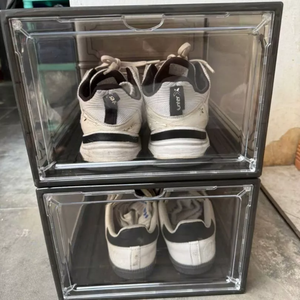 Cajas de zapatos de plástico transparente 34x27X19 con puerta magnética Caja de zapatos de plástico transparente de gran tamaño con puerta Fábrica Vietnam - Product Image 5