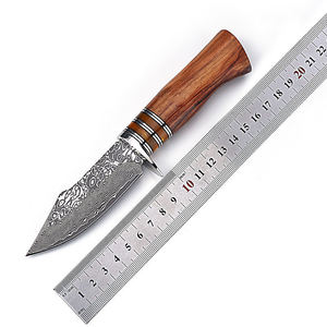 سكين تخييم خارجي عالي الجودة دمشقي مع غمد جلد منتج يدوي الصنع - Product Image 2