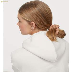 Sudadera Personalizada de Alta Calidad para Mujer, Manga Larga, Cuello Alto, Talla Grande, Tejida, Corta - Product Image 4