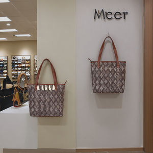 Bolsa de Mano de Lona Hecha a Mano, Ligera y Duradera, Diseño de Hojas Botánicas, Reutilizable para Compras, Uso Diario, Personalizada para Mujer, con Cierre de Cremallera - Product Image 3