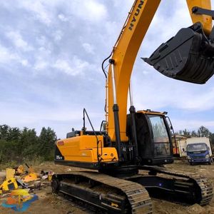 Puissante excavatrice Hyundai R305-9T d'occasion à prix avantageux - Product Image 5