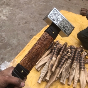 แฮทช์เตอร์เหล็กกล้าคาร์บอนสูงแฮทเช็ตไวกิ้งแฮทช์อาร์ซี58-60ความแข็งเถ้ากุหลาบมือจับไม้คริสต์มาสงานตามสั่ง - Product Image 5