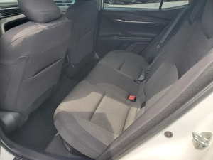Toyota Camry LE 2025, Tracción Delantera, Automático, Volante a la Izquierda, Interior Oscuro, Asientos de Cuero, Combustible Híbrido, Neumáticos R17, Asientos de Tela, Euro VI - Product Image 5