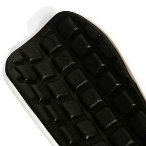 Protège-tibias de football avec coque en PP solide de conception ergonomique et support souple pour l'entraînement en match et la protection sportive - Product Image 4