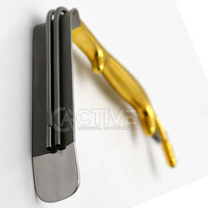 Écarteur mammaire Tebbetts avec carbure de tungstène pour une suture précise Écarteur mammaire Tebbetts - Product Image 2