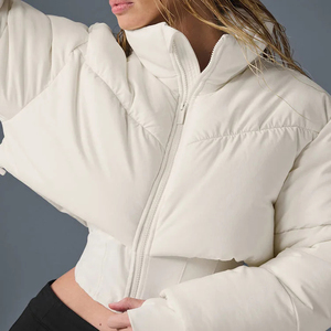 Chaqueta acolchada de ropa de mujer de bajo precio hecha en Pakistán 2025 Chaqueta acolchada de mujer recién llegada hecha en fábrica hecha en Pakistán - Product Image 2