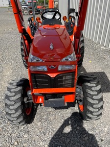Tracteur agricole Kubota B3300 4x4 pas cher avec chargeur avant et arrière - Product Image 3