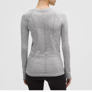 ชุดเสื้อออกกำลังกายยูนิเซ็กซ์แบบไร้รอยต่อกันลม100% โพลีเอสเตอร์ระบายอากาศ - Product Image 3