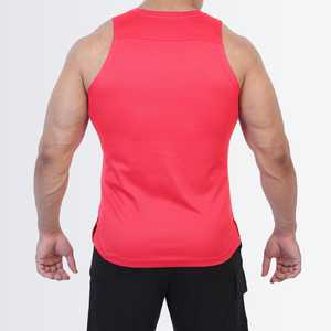 Débardeur en maille à action Baller rouge Active Tops - Product Image 4