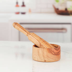 Pilón y soporte de madera de olivo hechos a mano, duraderos, ecológicos y de calidad alimentaria. - Product Image 3