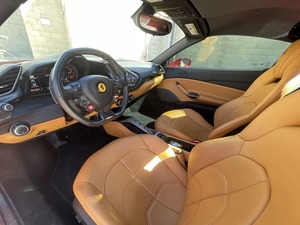 Ferrari 488 Spider Convertible 2018, Certificado, Limpio y en Buen Estado, Motor Turbo de 8L, Neumáticos R17/R20, Asientos de Cuero, Ligero, para Paseos - Product Image 6