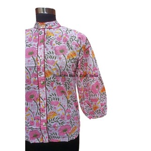 Tops de túnica de moda con detalles de decoración de botones para un aspecto elegante, tops de túnica adornados con botones para mujer para ropa de oficina - Product Image 4