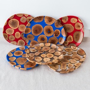 Plato de madera de resina de alta calidad para servir, diseño moderno elegante para una decoración elegante para el hogar, construcción resistente para necesidades de servicio en interiores y exteriores - Product Image 1