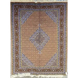 Una de las pocas alfombras persas de Tabriz de 6'2 x 9'10. - Product Image 1