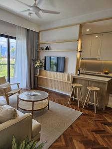 Taburetes de Bar redondos sencillos Jimmy hechos de madera maciza de teca con acabado natural para uso en bares de interior y exterior. - Product Image 6