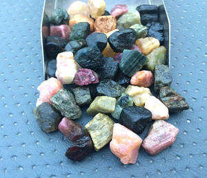 Ensemble de 10 pièces de grandes pierres précieuses de tourmaline multicolores naturelles brutes de 12 à 14 mm Pierres en cristal multicolores en vrac - Product Image 2