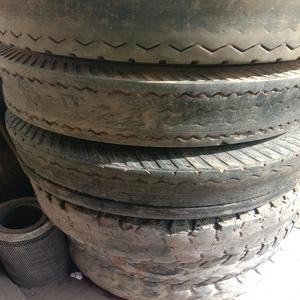 Neumáticos de camión usados de calidad superior Entrega rápida Rendimiento confiable Neumático de camión duradero - Product Image 4