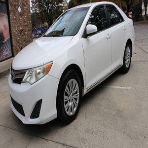 2012 soigneusement utilisé pour Camry LE 4D automatique Turbo cuir R16 coupé - Product Image 1