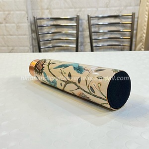 Botella de cobre metálico con tapa disponible en HHO con diferentes diseños únicos hechos a mano, utilizada en el hogar. - Product Image 5