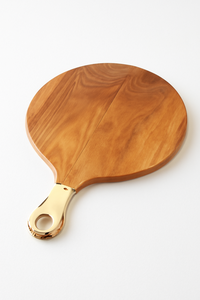 Elegante tabla redonda de bambú para servir con mango de esmalte dorado para queso, frutas, aperitivos, tabla de cortar decorativa - Product Image 6