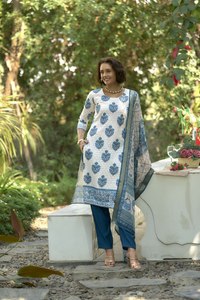 Celebrate Doté de tissus sélectionnés à la main comme le charme ethnique et le confort moderne assure une riche expérience culturelle pour les porteurs - Product Image 3