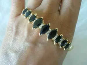 Bracelet de fiançailles vintage en argent 925 plaqué or avec diamant moissanite taille marquise de 5 carats et saphir - Product Image 6