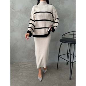 ชุดเสื้อไหมพรมคอเต่ากระโปรง 1500 - สีเบจ ขนาดมาตรฐาน (5 ชิ้น) - Product Image 1
