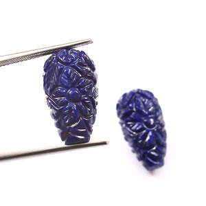 Paire de pierres précieuses vertes en lapis-lazuli de style moghol sculptées à la main 18x10mm Produit en vrac avec taille naturelle 18x10mm - Product Image 2