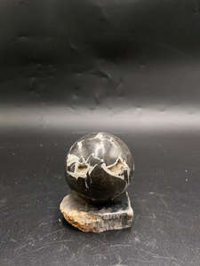 หินคริสตัลธรรมชาติคุณภาพสูงจากอินโดนีเซีย รูปทรงกลมขัดเงา แบล็คแมมบา สำหรับงานฝีมือ ขนาด 5 ซม. ขายส่ง - Product Image 5