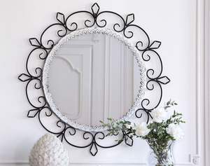 Miroir mural rond décoratif avec un design en forme de soleil et un cadre en métal artistique de qualité supérieure pour des intérieurs élégants - Product Image 6