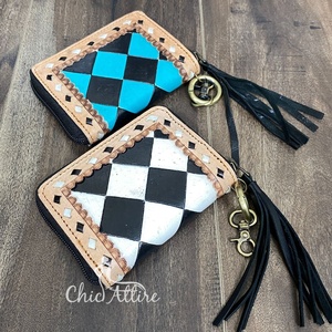 Porte-monnaie à carreaux en cuir repoussé à la main pour femmes porte-cartes à fermeture éclair de style vintage avec porte-clés gland et blocage RFID - Product Image 1