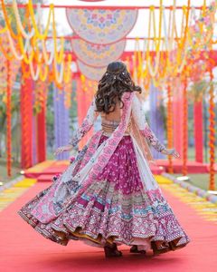 Navratri Chaniya Choli Lehenga Choli Georgette lourde brodée de qualité supérieure pour les femmes pour disponible au prix de gros - Product Image 4