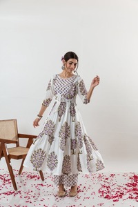Vêtements indiens et pakistanais de haute qualité Lavande Anar Suit Set Stylish Kurti & Pants Direct From Manufacturer - Product Image 5