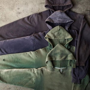 เสื้อฮู้ดดี้วินเทจฟอกสีสไตล์ย้อนยุคสำหรับผู้ชาย ผ้าฝ้าย 100% ไซส์ XL ซิป แต่งลายปักการ์ตูนแบบดิสเทรส ผลิตโดยผู้ผลิต - Product Image 2