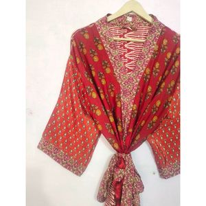 Kimono Saree indien vintage en soie recyclée taille libre pour femmes robe de maternité peignoir en soie douce pour vêtements de nuit pour l'été - Product Image 5