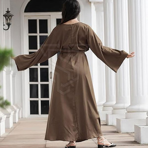 Robes Abaya pour femmes Vêtements islamiques avec conception solide Abaya pour femmes Robe musulmane personnalisée - Product Image 3