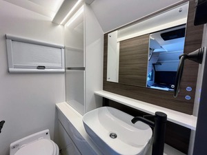 Remolque de Campamento de Lujo XPLORE X195 para Automóvil y Uso en Campamentos, Color Negro, para 4-6 Personas, con Cocina, Baño y Aire Acondicionado - Product Image 6