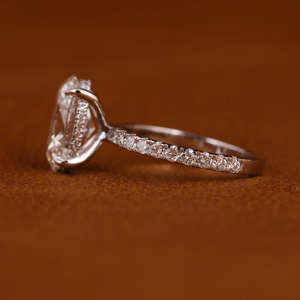 14KT Or Blanc 3.0 CT Bague de Fiançailles Coupe Ovale Nouveau Style Classique Hidden Halo Setting IGI Certificate Lab Grown Diamond - Product Image 2