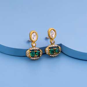 ต่างหูแบบห้อย Kundan รุ่น 187764 สไตล์วินเทจทันสมัย รูปทรงเรขาคณิต ลายดอกไม้ ทำจากทองแดง ประดับมุกและเพชร เหมาะสำหรับงานแต่งงานและงานปาร์ตี้ - Product Image 2