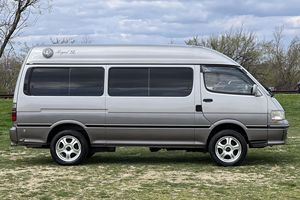 Voiture d'occasion fiable Toyota HiAce Super Custom Royal SL Camper 4x4 de 1998 - Product Image 6