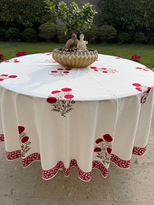 ผ้าปูโต๊ะกลมผ้าฝ้ายแท้พิมพ์ลายดอกไม้สีแดงทำมือ สำหรับงานแต่งงาน งานเลี้ยงที่บ้าน งานปาร์ตี้ และใช้งานกลางแจ้ง (สามารถปรับแต่งได้) - Product Image 6