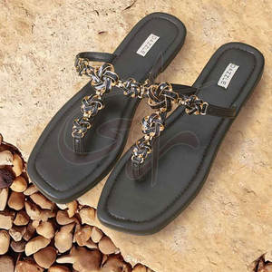 Zapatos de Mujer Atemporales y Adaptables con Suela de Cuero Natural Antideslizante, Detalles Impresionantes en Hierro, Acabado Mate Profundo, Personalizables - Product Image 6