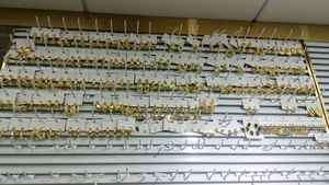 AAA ตุ้มหูสเตนเลสสตีลแบบเรียบง่ายคุณภาพดีที่สุดมีการออกแบบที่สะดวกสบายสำหรับวิทยาลัยและสวมใส่ทุกวัน - Product Image 6