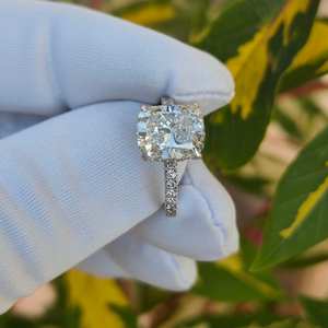 Anillo de Compromiso Eternity con Halo Oculto, Diamante Cultivado en Laboratorio, Oro de 18K, Corte Cojín, Solitario, Regalo Perfecto para Bodas - Product Image 4