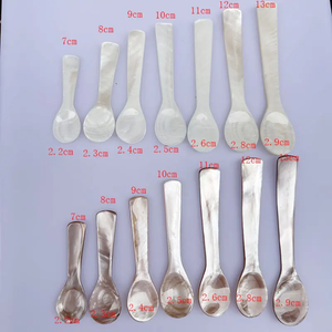 Cuillère à caviar de luxe en bambou et nacre de 8 cm, écologique, blanche, faite à la main, coquille de DHT Handicraft Party - Product Image 4