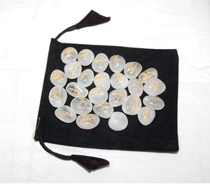 Mejor Vendedor de oro de cuarzo Futhark runa conjunto - Product Image 3