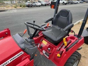 รถแทรกเตอร์ Massey Ferguson GC2400 พร้อมที่ตัก 4 ล้อ 80 แรงม้า เครื่องยนต์ดีเซล แอร์  ราคาโรงงาน อุปกรณ์ทำฟาร์ม ผ่านการทดสอบ รับรองคุณภาพ - Product Image 3