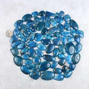 Vente en gros de cabochons en apatite néon pour la fabrication de colliers et de bijoux Pierre précieuse en apatite néon pour bijoux Mélange de formes et de tailles - Product Image 5