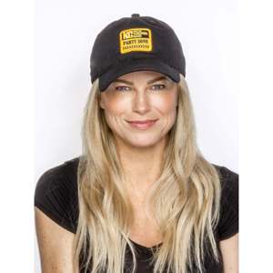 Gorra Negra Étnica con Bordado Dorado, Logotipo Party Zone, 5 Paneles, Tela Oxford de Velour, Visera Curva, Diseño de Hoja y Leopardo, Talla Única - Product Image 1