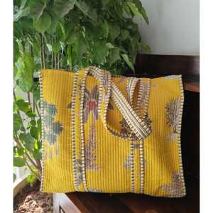 กระเป๋าโท้ทสีเหลืองสไตล์โบฮีเมียนแบบมีซิป ใช้ซ้ำได้ ผลิตจากวัสดุที่ยั่งยืน เหมาะสำหรับปิกนิกในฤดูร้อนและใส่ของจำเป็น - Product Image 5